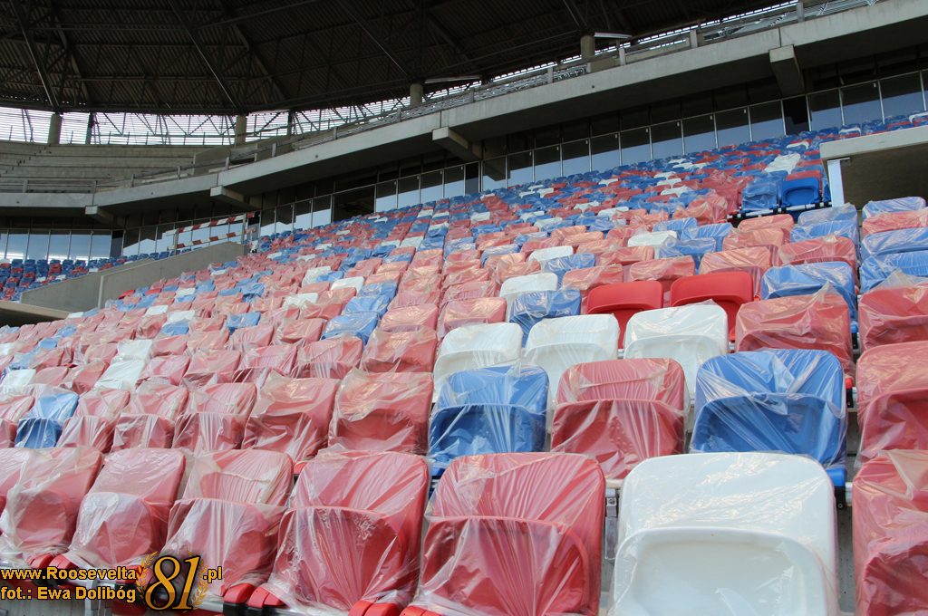 krzeselka_budowa_stadion