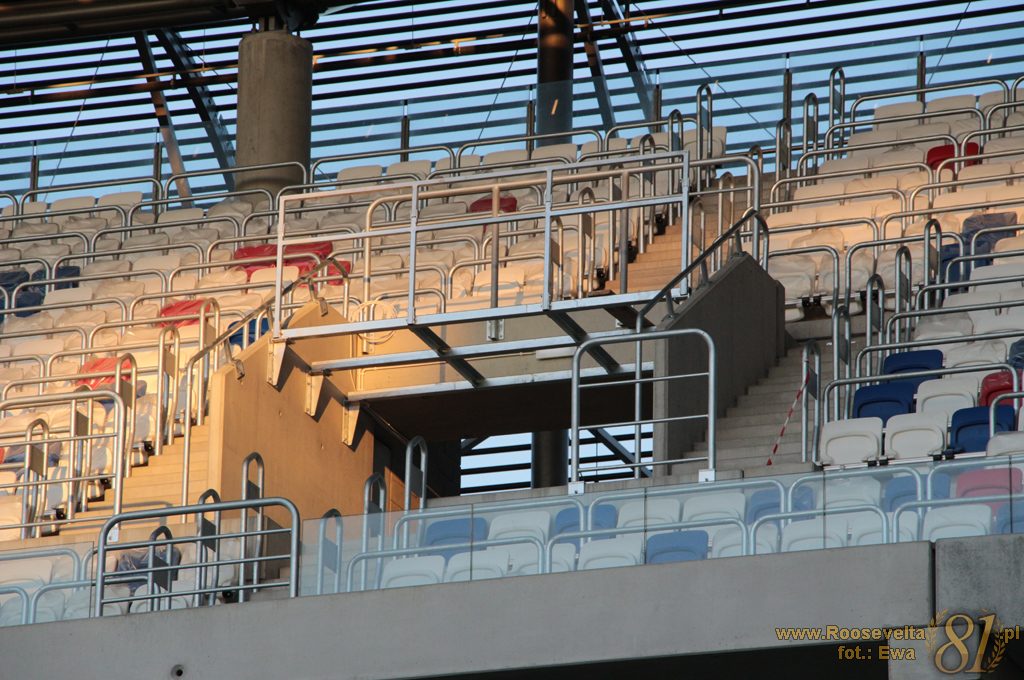 stadion_podest_budowa