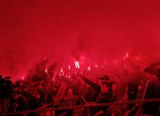 Torcida uczciła pamięć tych, którzy odeszli na trybunach przy Roosevelta. „Pamięć to twarda skała…”