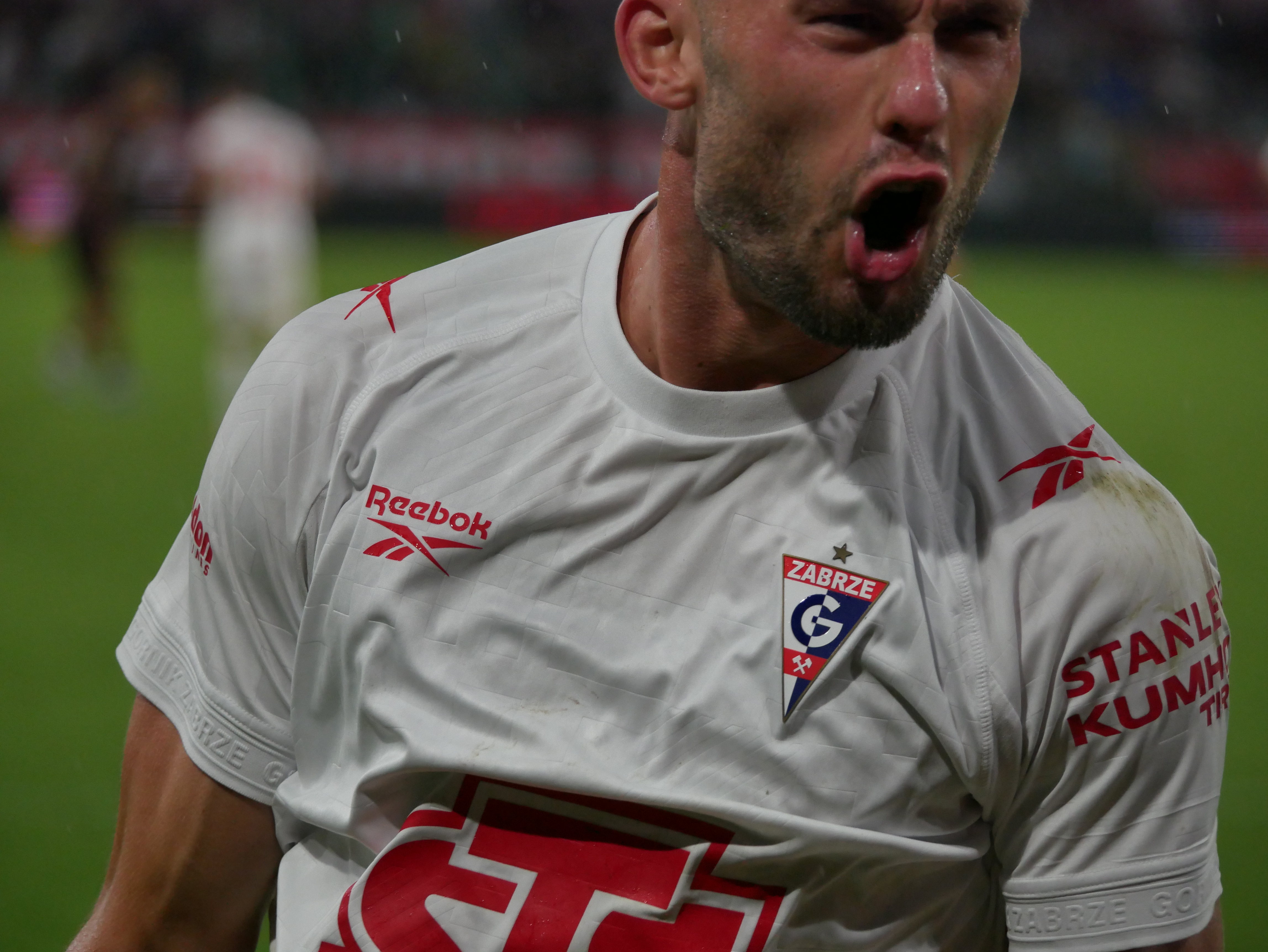 Kapitan Górnika Zabrze pomógł nowemu napastnikowi Trójkolorowych w zdobyciu pierwszej bramki. "Mam nadzieję, iż ten hejt trochę odpuści"